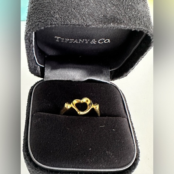 Tiffany & Co Yellow Gold Open Heart Elsa Peretti Ring size 5.25 - Picture 12 of 12